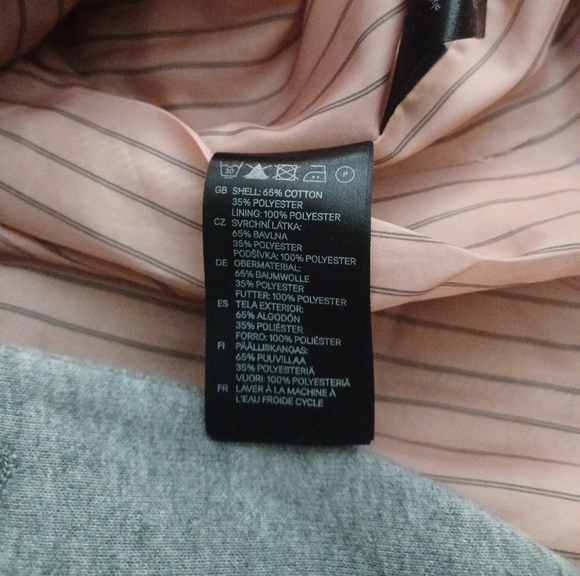 H&M Women's blazer. Size 4. Light gray. Patch elbow details on the sleeves. - Picture 5 of 5